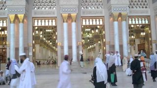 القرآن الكريم : سورة القلم Quran Translation: Al-Qalam : 68